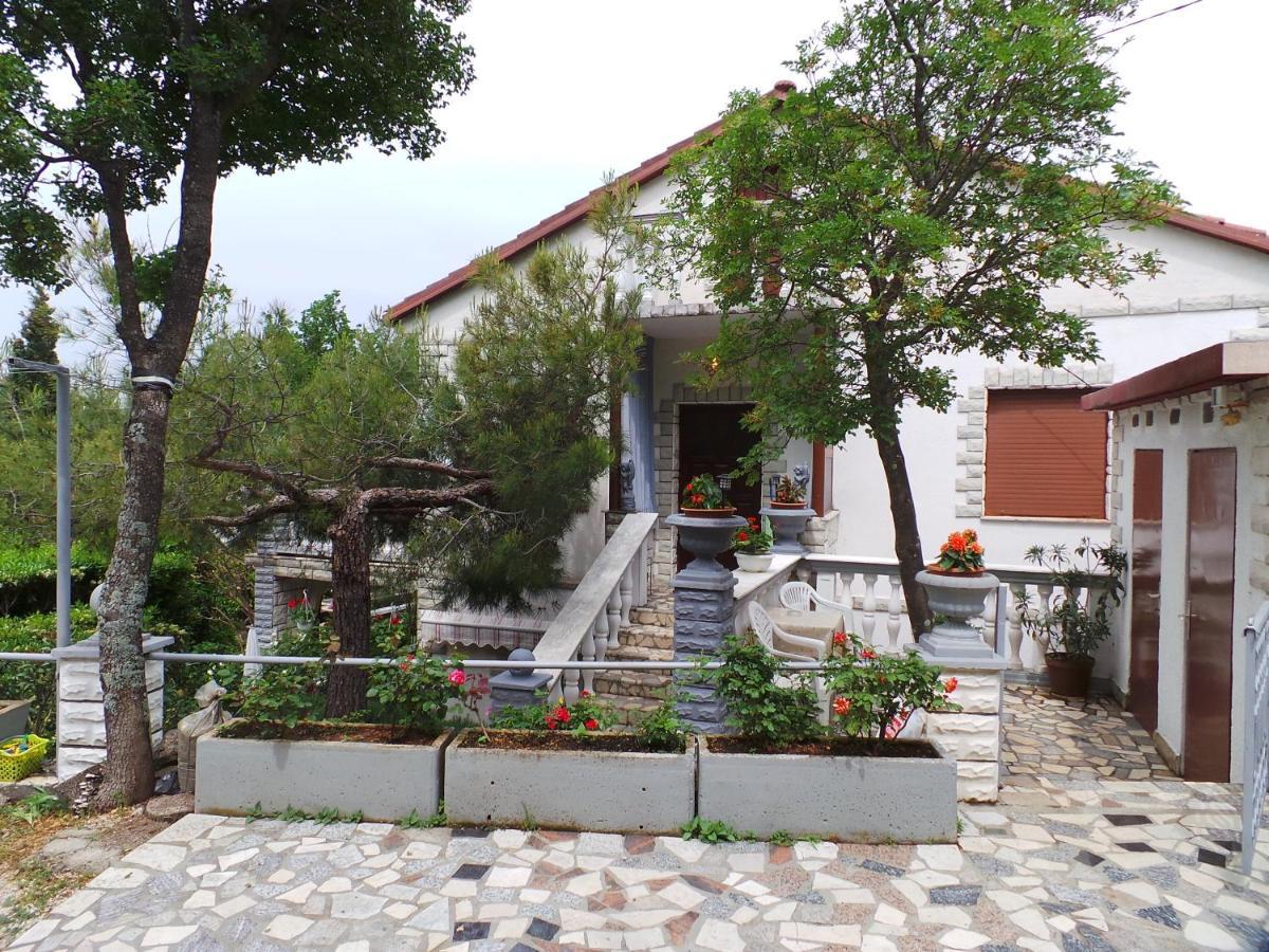 2 L Apartment Jablanac Exterior photo